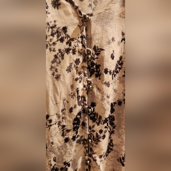 Women's Banana Republic 100% Silk Floral Blouse- Medium - Picture 4 of 6